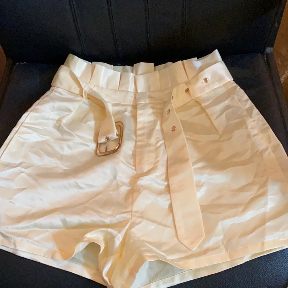 Silky Shorts with Belt